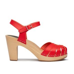 Size 38 Swedish hasbeen sandals red cross sky high